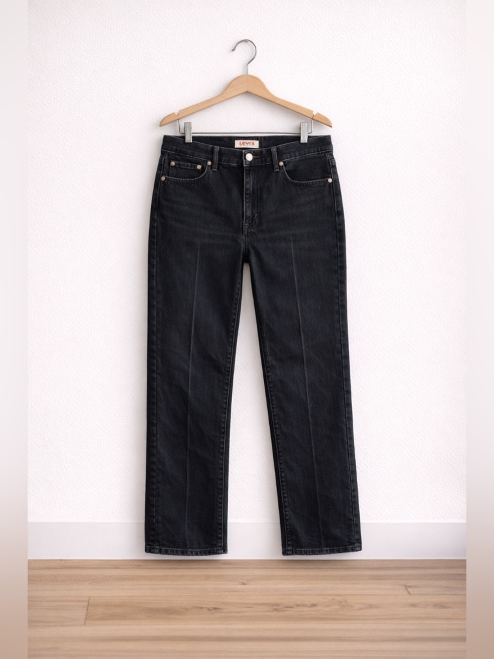 Levi’s High Rise Straight Leg Jeans Washed Black Denim Size 6 Classic Fit